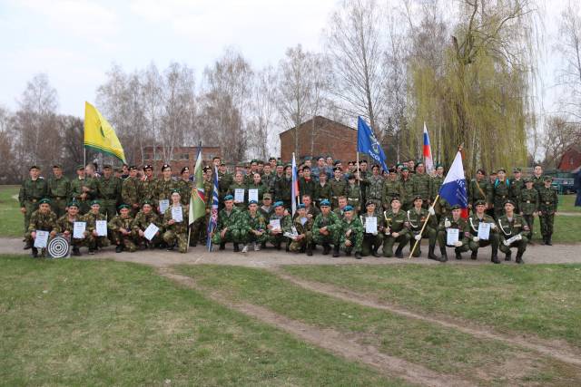 Военно-спортивное соревнование «Юный десантник» прошло в Курской области