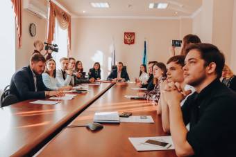 В администрации города Курска прошло заседание молодежной антинаркотической комиссии.
