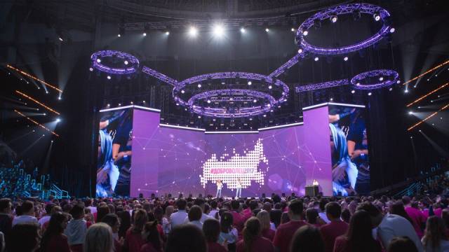Куряне побывали на вручении премии «Доброволец России» в Москве